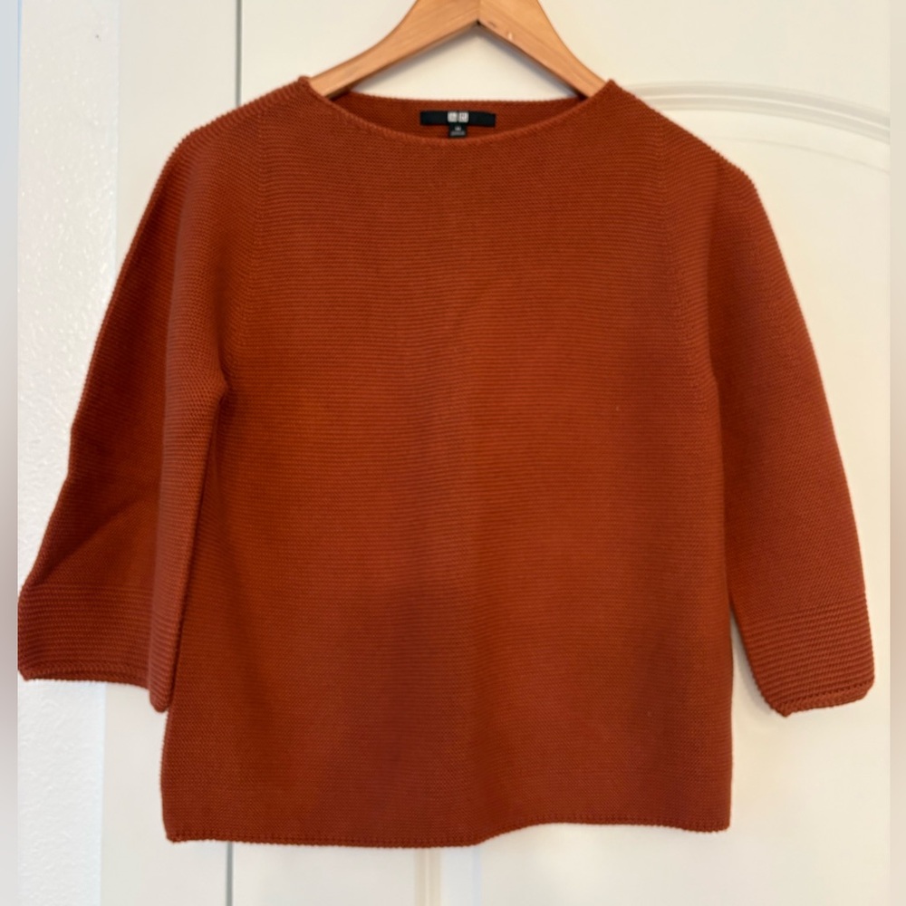 Uniqlo Women's Sweater in Rust Orange